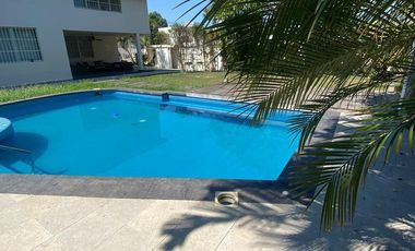Casa en Venta con Alberca en Col. Jardín 20 de Noviembre, Madero Tamaulipas.