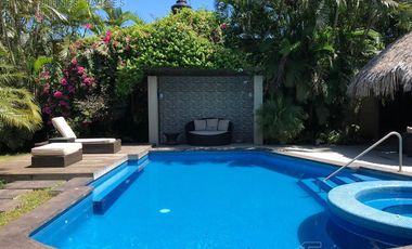 Casa en Venta con Alberca en Col. Jardín 20 de Noviembre, Madero Tamaulipas.