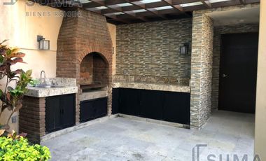 Casa en Venta con Alberca en Col. Jardín 20 de Noviembre, Madero Tamaulipas.