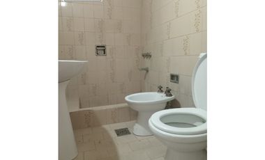 Casa en venta en Gonzalez Catan Centro Calle Simon Perez Nº 4120