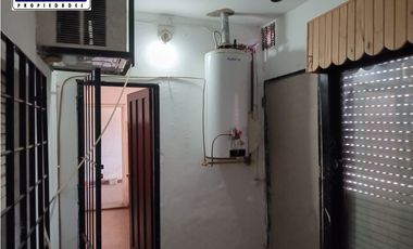 Casa en venta en Gonzalez Catan Centro Calle Simon Perez Nº 4120