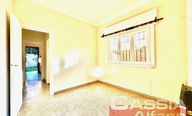 CHALET EN PH INTERNO, 3 AMBIENTES PERFECTO ESTADO CON AMPLIO PATIO Y  FONDO VERDE