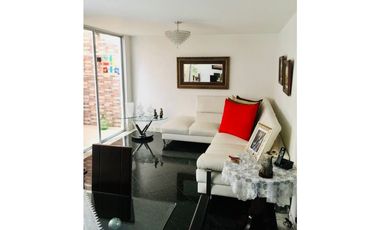 CASA EN  VENTA EN ALTOS DEL POBLADO CERCA A LA UNIVERSIDAD CES