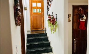 CASA EN  VENTA EN ALTOS DEL POBLADO CERCA A LA UNIVERSIDAD CES