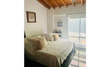 CASA EN  VENTA EN ALTOS DEL POBLADO CERCA A LA UNIVERSIDAD CES