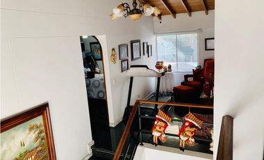 CASA EN  VENTA EN ALTOS DEL POBLADO CERCA A LA UNIVERSIDAD CES
