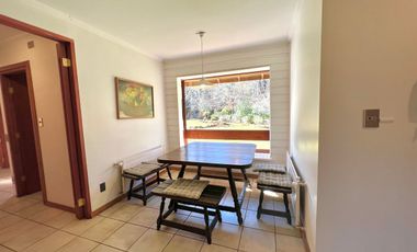 Hermosa casa con amplio jardín y bosque