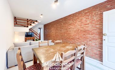 Dúplex 3 amb. con entrada para 1 auto y patio. San Carlos.
