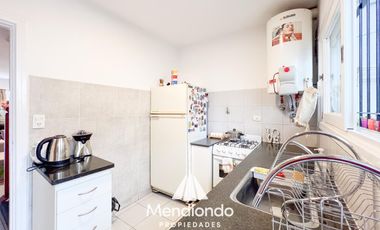 Dúplex 3 amb. con entrada para 1 auto y patio. San Carlos.