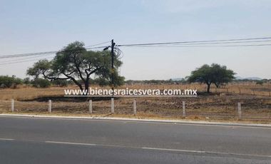 TERRENO EN VENTA SOBRE CARRETERA 120 EN TEQUISQUIAPAN Josue