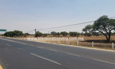 TERRENO EN VENTA SOBRE CARRETERA 120 EN TEQUISQUIAPAN Josue