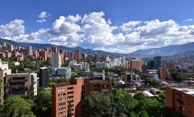 Apartamento Duplex Amoblado en Alquiler en Poblado sector Lalinde