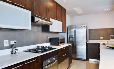Apartamento Duplex Amoblado en Alquiler en Poblado sector Lalinde