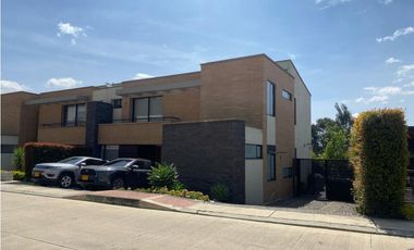 Venta Casa Bosque Residencial Los robles