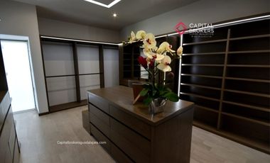 Casa de Lujo en Venta en Valle Real