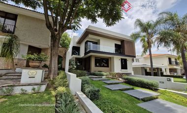 Casa de Lujo en Venta en Valle Real