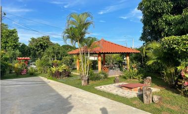VENDO AMPLIA CASA DE 1466 MTS EN EL ROBLE $180.000!!