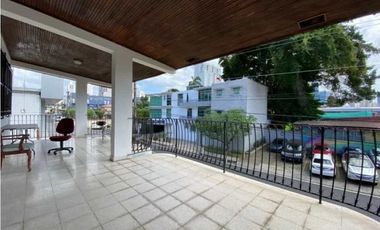 SE ALQUILA CASA COMERCIAL EN VIA PORRAS