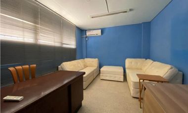 SE ALQUILA CASA COMERCIAL EN VIA PORRAS