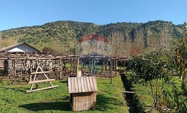 Casa con Parcela en Rauco: ¡Una Oportunidad Única!