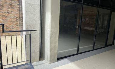 VENTA de LOCALES en LA CALERA