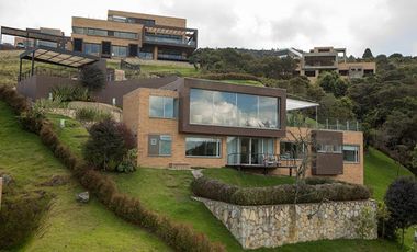 VENTA de CASAS en LA CALERA