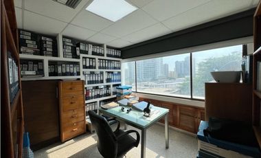 Se vende oficina en CC Prado Plaza - Santa Marta