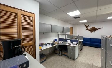 Se vende oficina en CC Prado Plaza - Santa Marta