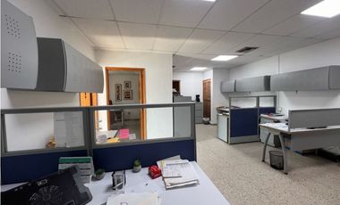 Se vende oficina en CC Prado Plaza - Santa Marta
