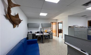 Se vende oficina en CC Prado Plaza - Santa Marta