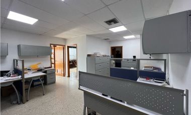Se vende oficina en CC Prado Plaza - Santa Marta