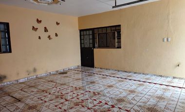 CASA DE OPORTUNIDAD EN VENTA EN ZONA CENTRO, COL. AMERICAS DE ARANDAS, JALISCO.
