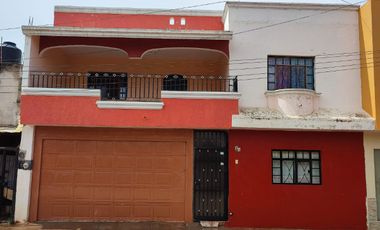 CASA DE OPORTUNIDAD EN VENTA EN ZONA CENTRO, COL. AMERICAS DE ARANDAS, JALISCO.