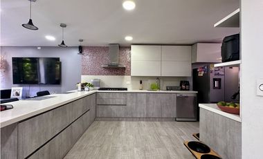 Casa en venta, El Poblado, Medellín