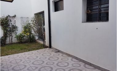 Madrid 2657, Isidro Casanova, La Matanza