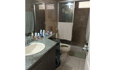 VENDO APARTAMENTO AMOBLADO EN OMAR TORRJA $120.000