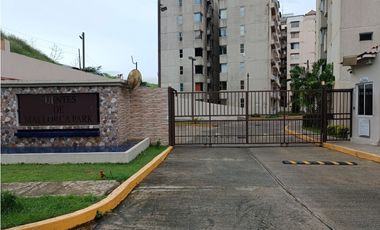 VENDO APARTAMENTO AMOBLADO EN OMAR TORRJA $120.000