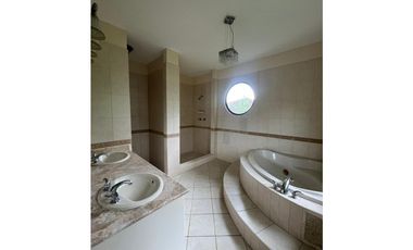 VENTA DE CASA EN CAMINO DE CRUCES
