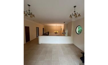 VENTA DE CASA EN CAMINO DE CRUCES
