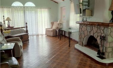 Finca en venta  de 1.8 hectáreas en El Valle de Antón (BO)