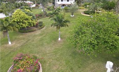 Finca en venta  de 1.8 hectáreas en El Valle de Antón (BO)