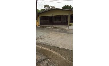 SE VENDE CASA  PRADERAS DE SAN LORENZO