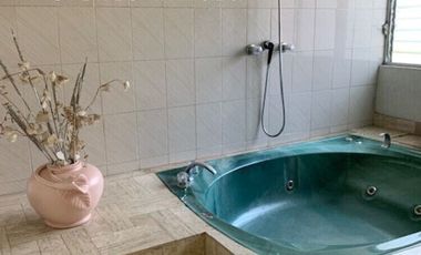 La Herradura.- Casa en venta, ideal para modernizar.