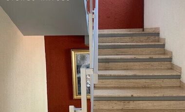 La Herradura.- Casa en venta, ideal para modernizar.