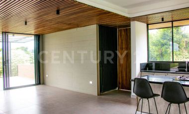 ALQUILER CASA EN EL LAGO CALIMA