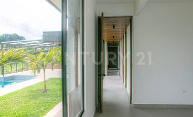 ALQUILER CASA EN EL LAGO CALIMA