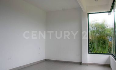 ALQUILER CASA EN EL LAGO CALIMA