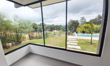 ALQUILER CASA EN EL LAGO CALIMA