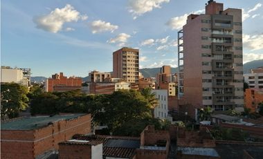 ARRIENDO APARTAMENTO AMOBLADO CON TERRAZA EN LAURELES ESTADIO