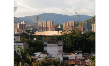 ARRIENDO APARTAMENTO AMOBLADO CON TERRAZA EN LAURELES ESTADIO